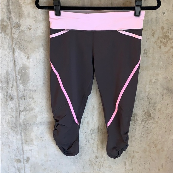 LuluLemon Crops - Picture 1 of 11